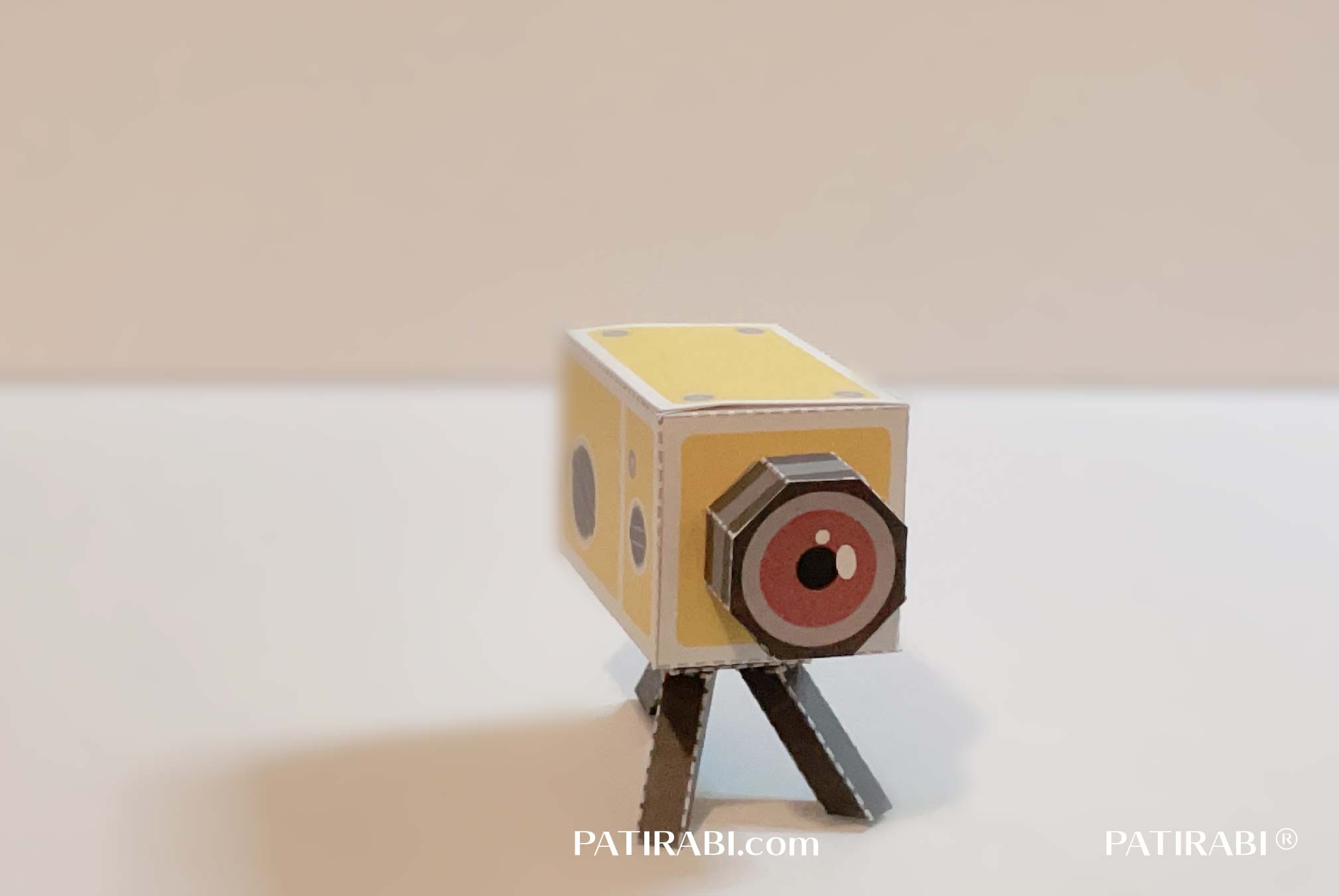箱の展開図　レトロカメラ　パティラビ